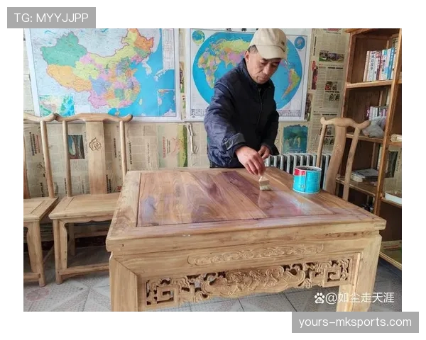 庞伟家里那张餐桌,看着比我整个月工资还贵,刷到图我瞬间懵了 庞伟家里那张餐桌,看着比我整个月工资还贵,刷到图我瞬间懵了