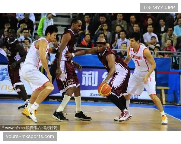 篮球防守规则解析:合法防守站位与违例界限